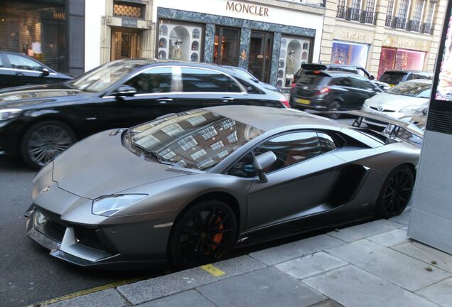 Lamborghini Aventador LP700-4