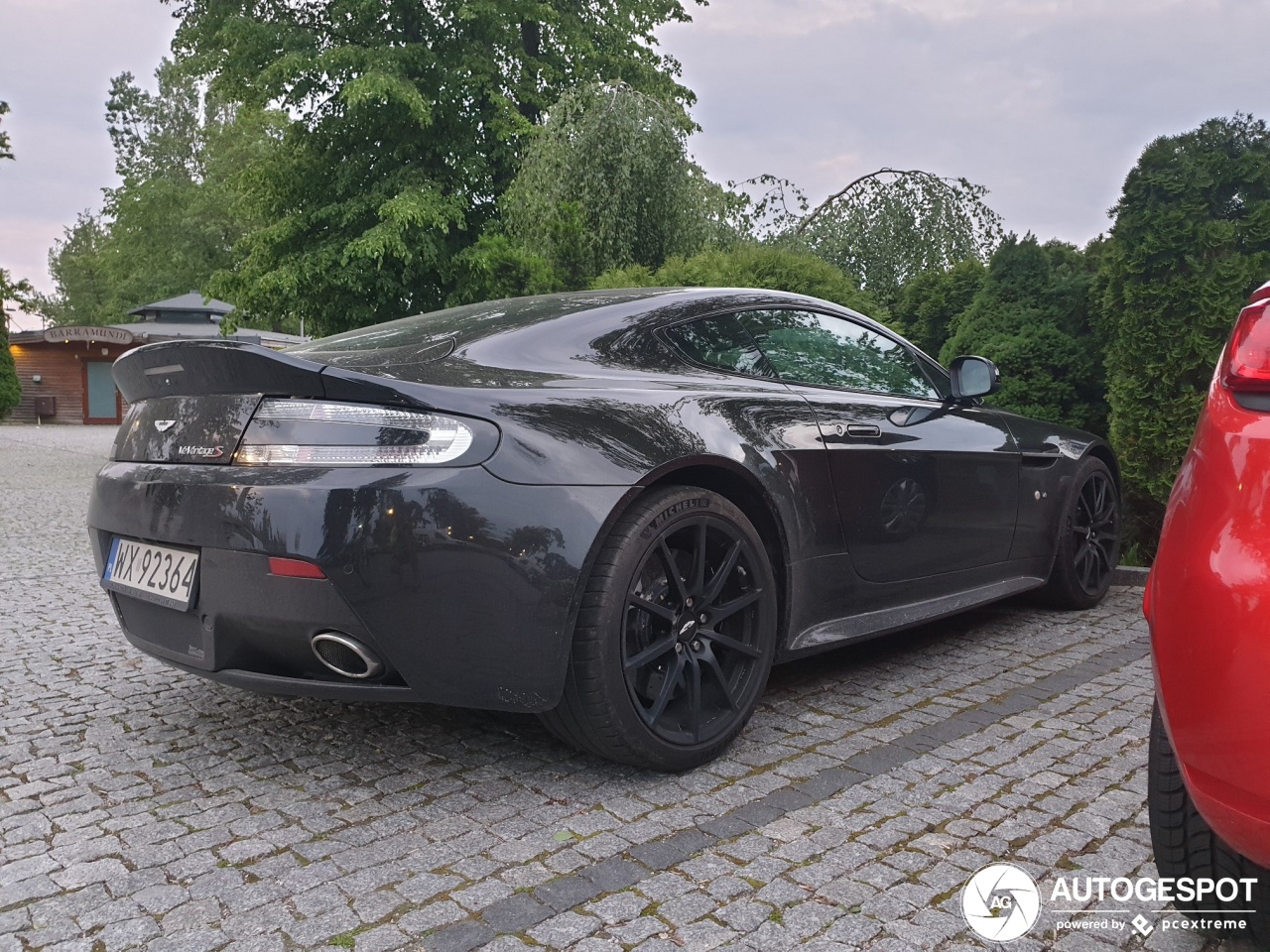 Aston Martin V12 Vantage S