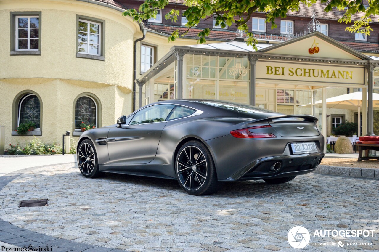 Aston Martin Vanquish 2013