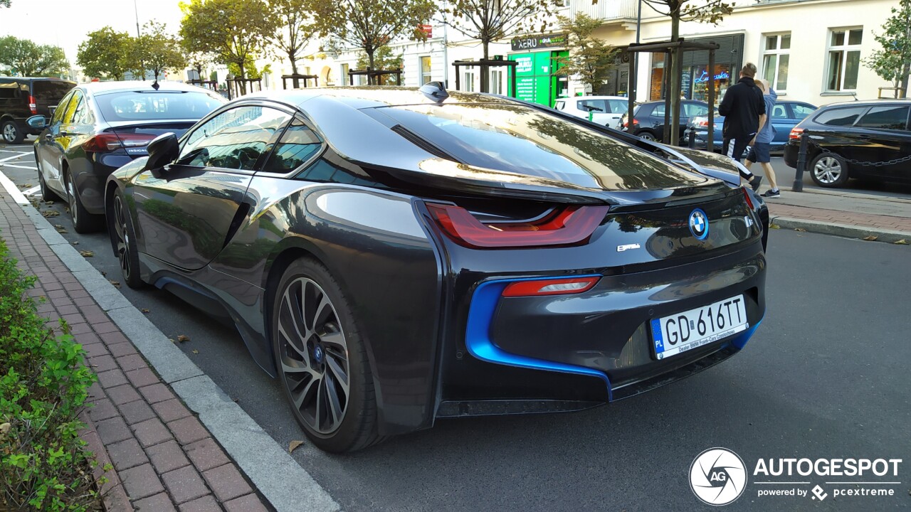 BMW i8