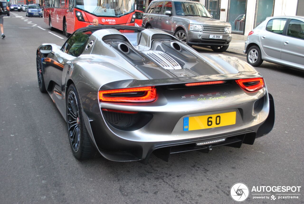 Porsche 918 Spyder Weissach Package