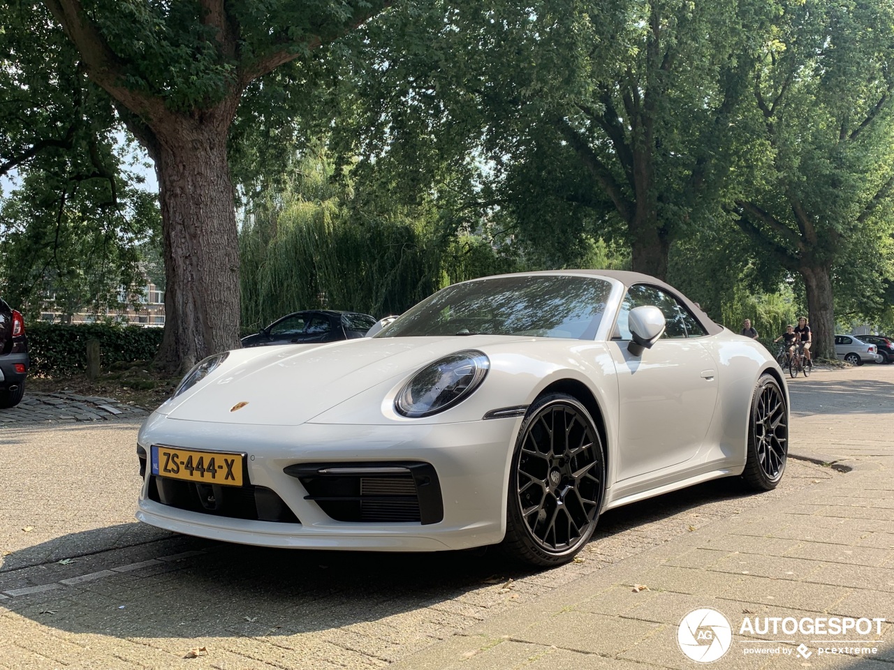 Porsche 992 Carrera 4S Cabriolet