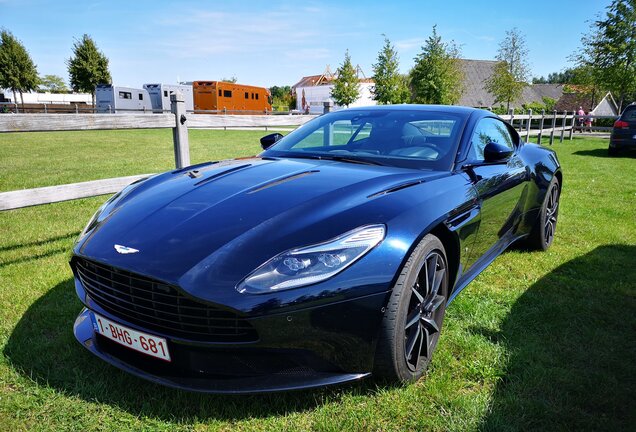 Aston Martin DB11