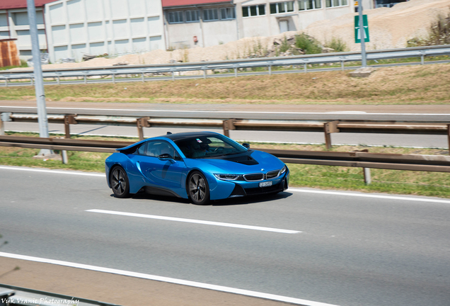 BMW i8