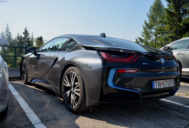 BMW i8