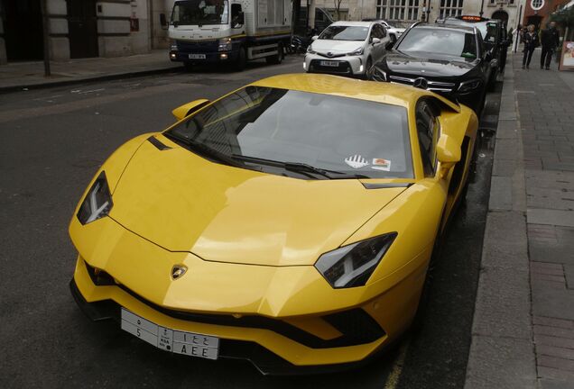 Lamborghini Aventador S LP740-4