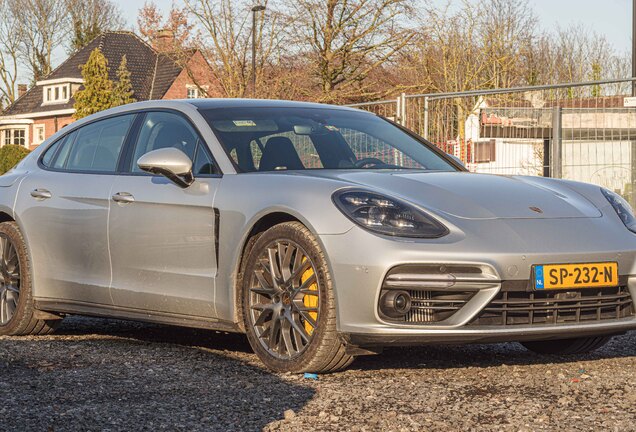 Porsche 971 Panamera Turbo S E-Hybrid Executive