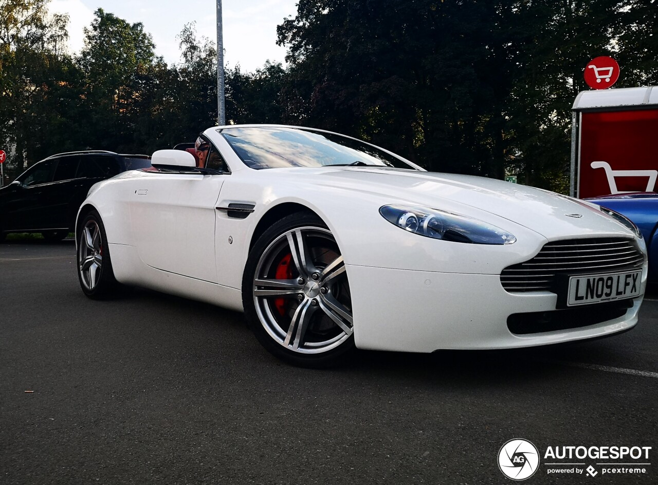 Aston Martin V8 Vantage Roadster