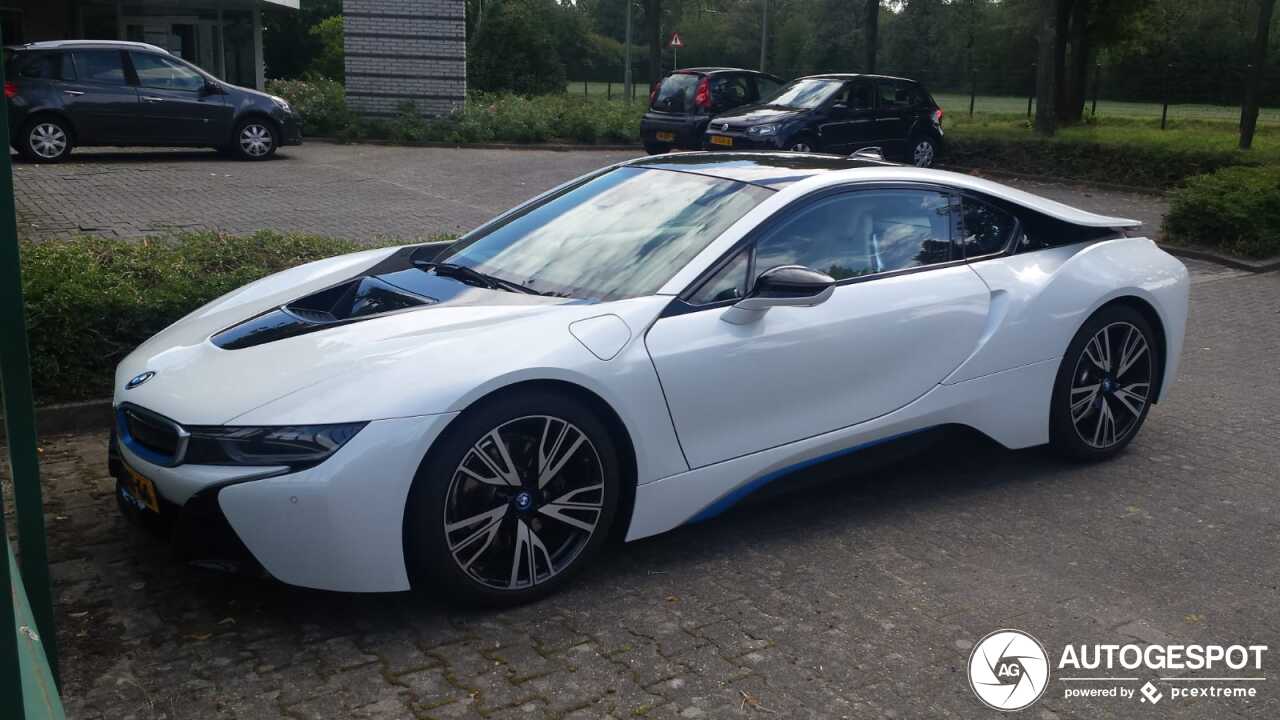 BMW i8