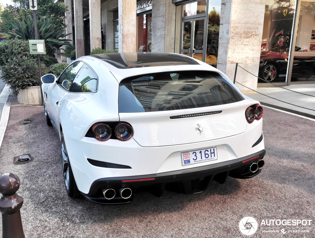 Ferrari GTC4Lusso T