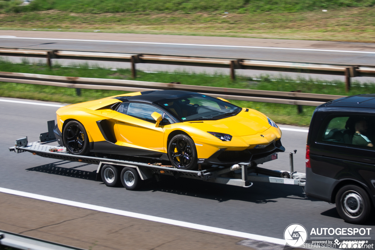 Lamborghini Aventador LP720-4 Roadster 50° Anniversario