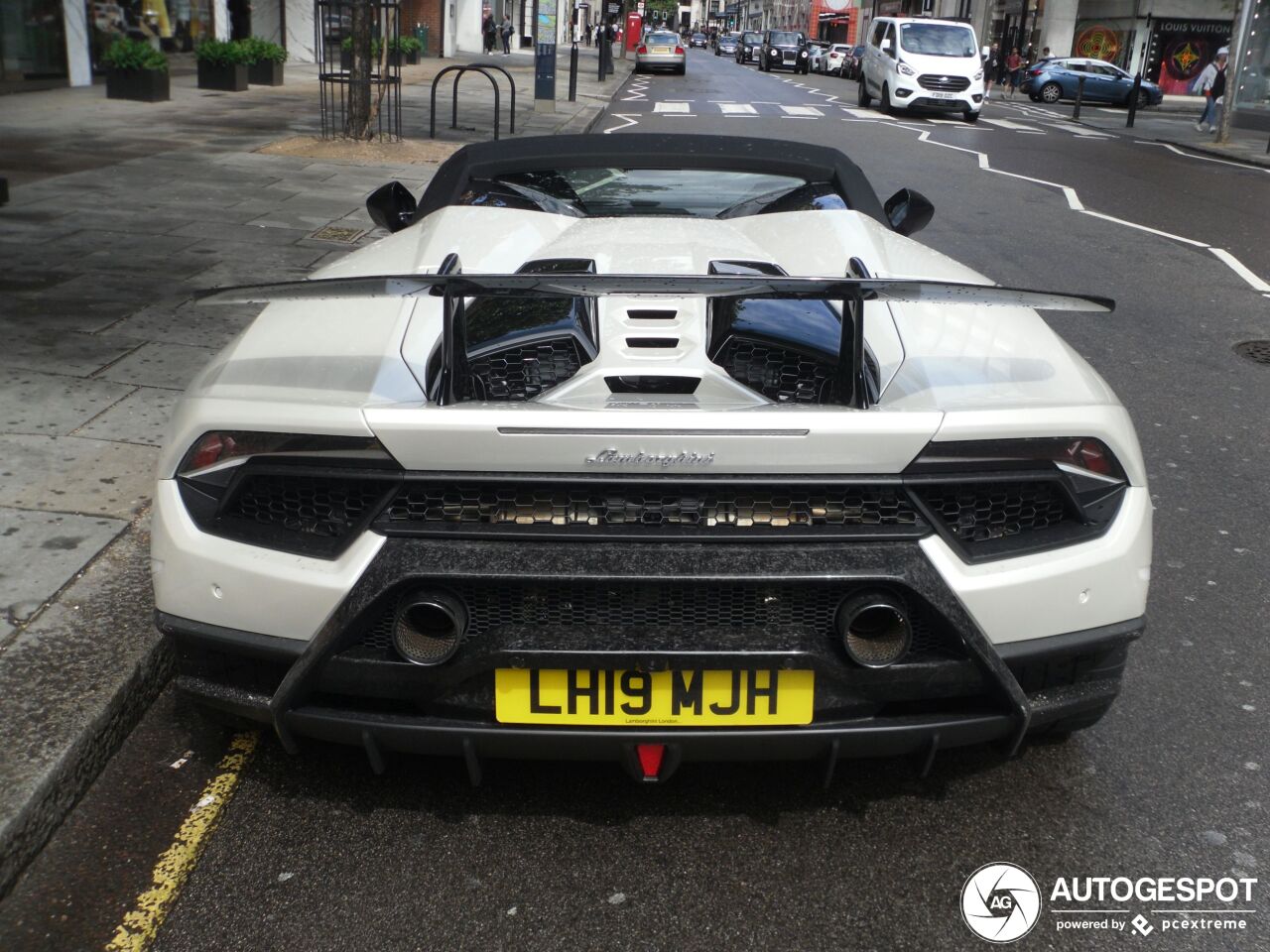 Lamborghini Huracán LP640-4 Performante Spyder