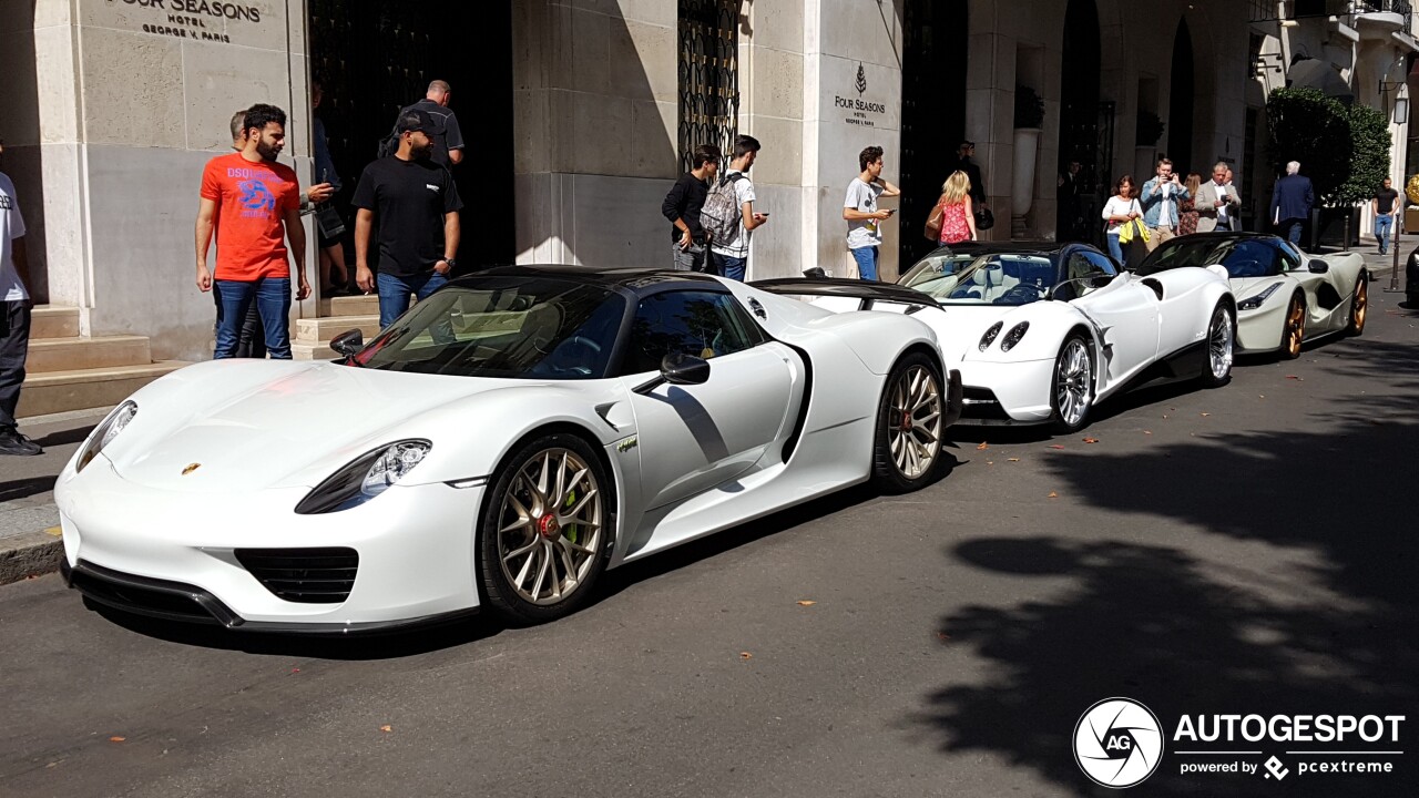 Porsche 918 Spyder Weissach Package