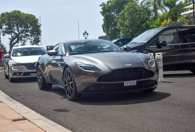 Aston Martin DB11 V8