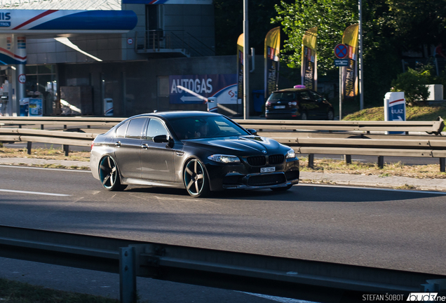 BMW M5 F10 2011