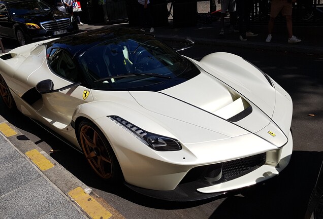 Ferrari LaFerrari Aperta