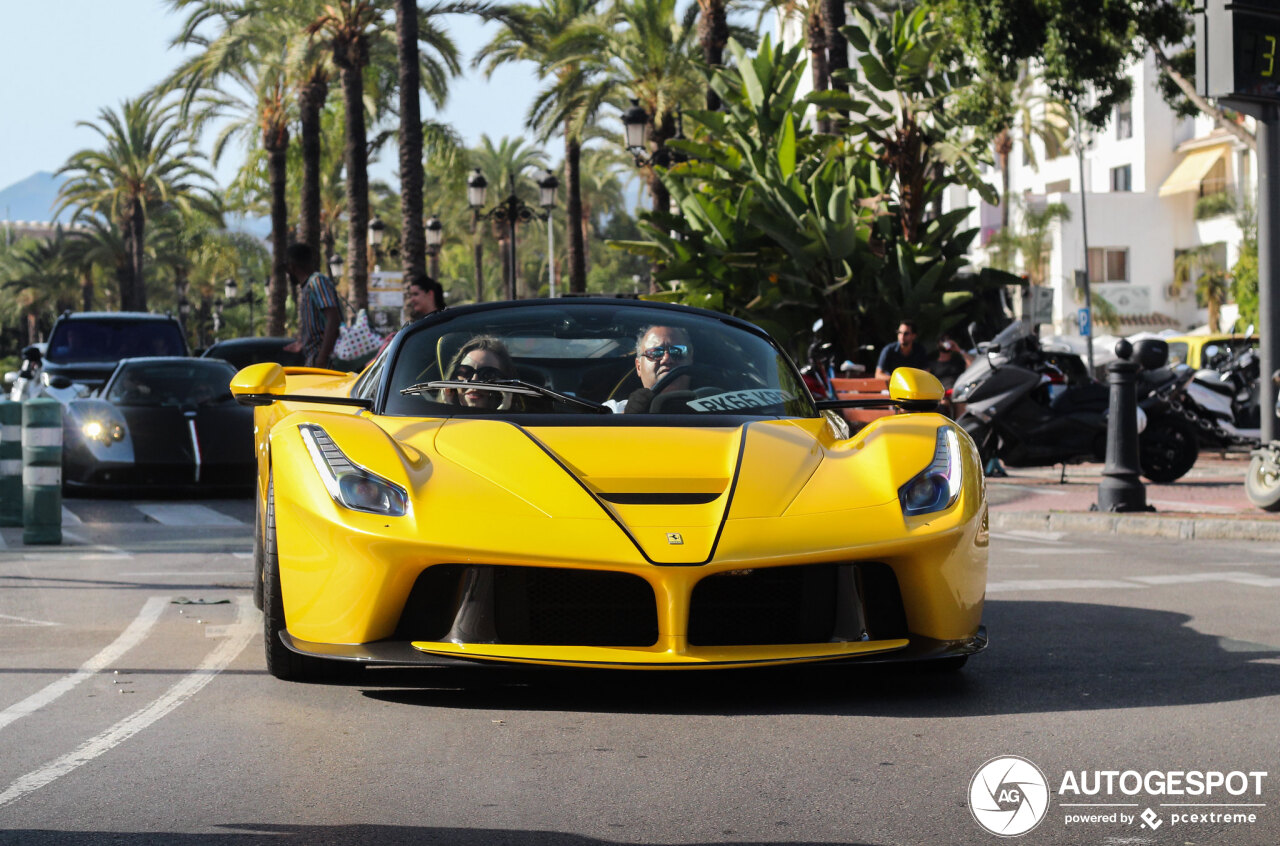 Ferrari LaFerrari Aperta