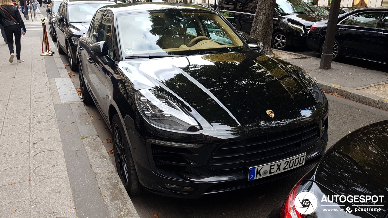 Porsche 95B Macan GTS