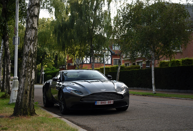 Aston Martin DB11