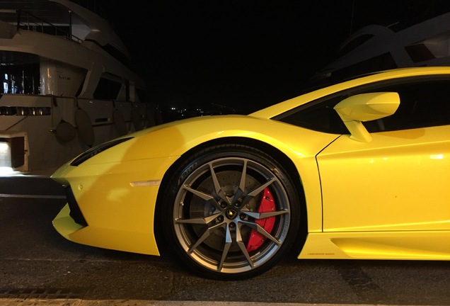 Lamborghini Aventador LP700-4