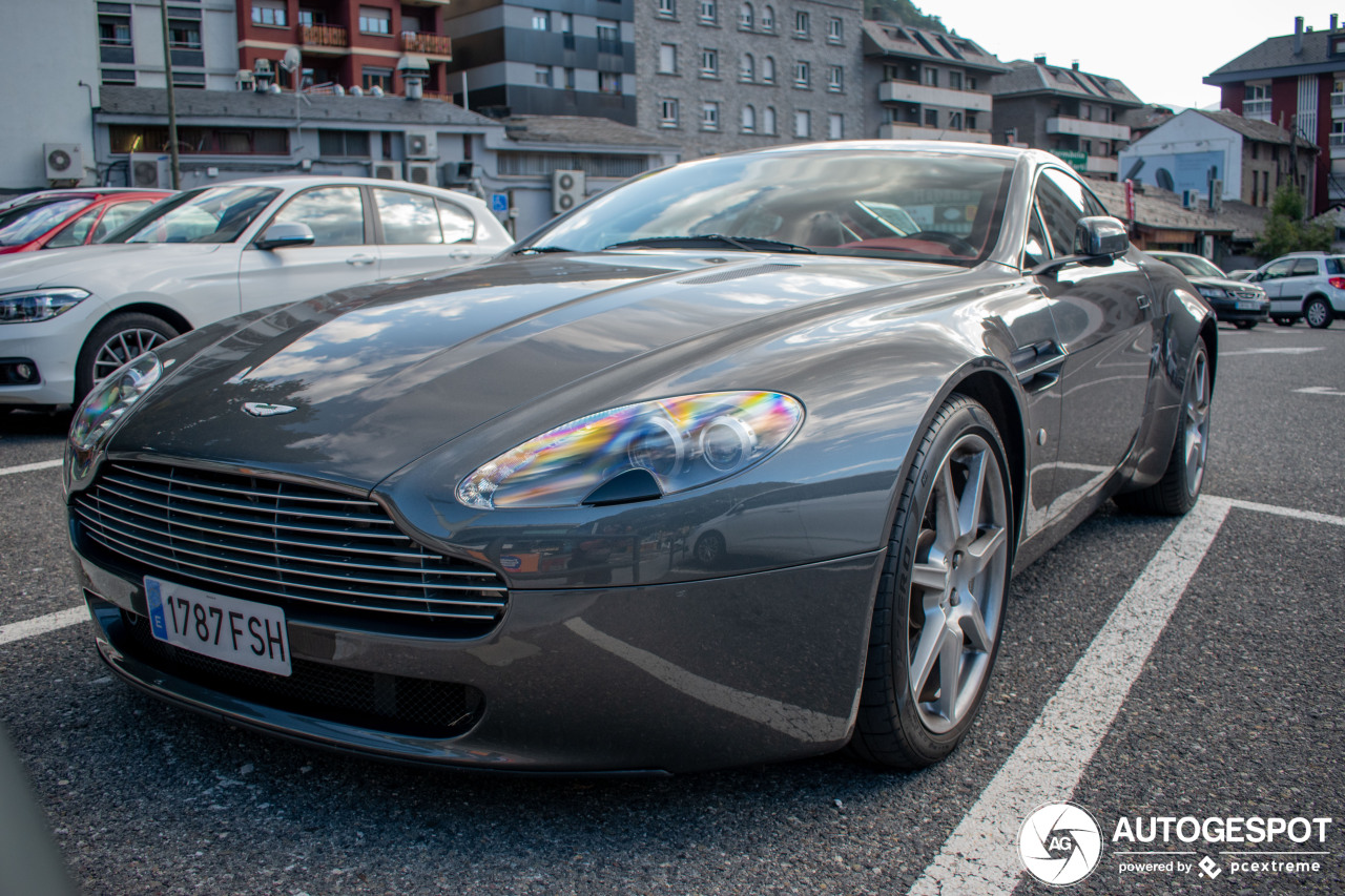 Aston Martin V8 Vantage