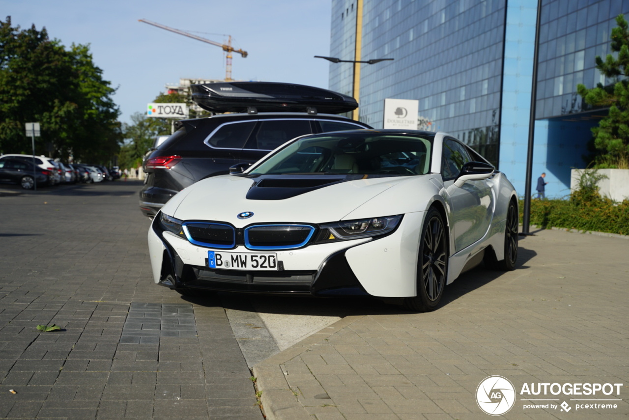 BMW i8