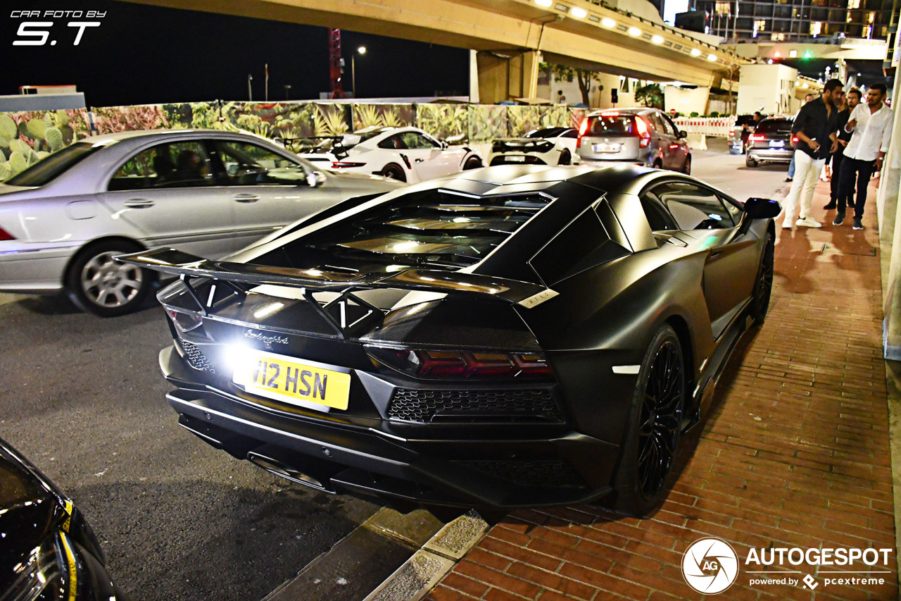 Lamborghini Aventador S LP740-4 Nero Design