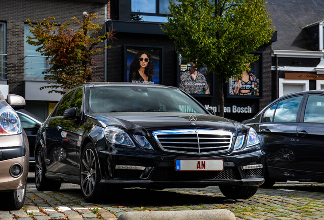 Mercedes-Benz E 63 AMG W212 V8 Biturbo