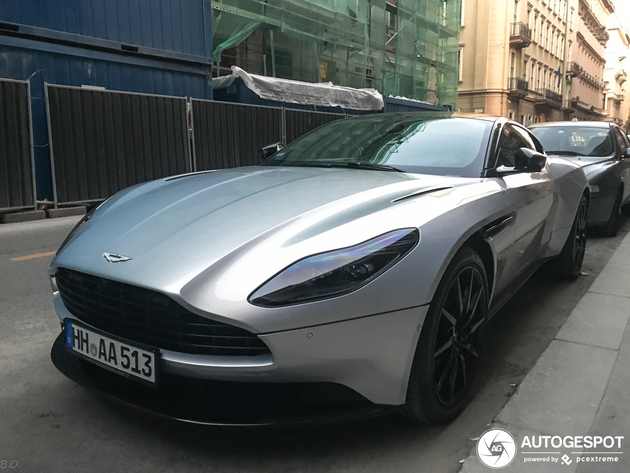 Aston Martin DB11 V8