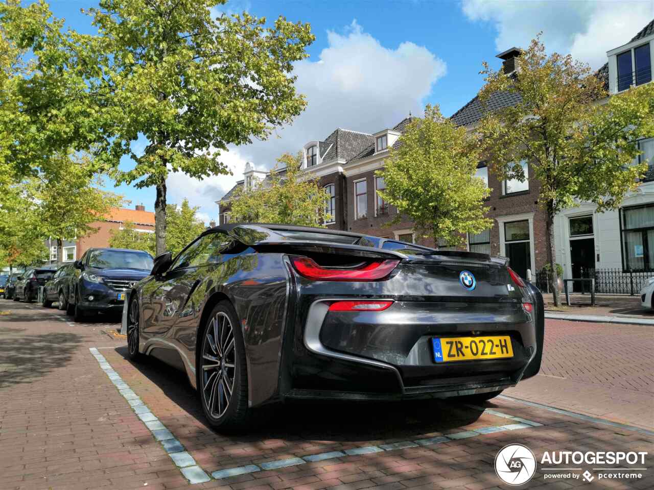 BMW i8 Roadster