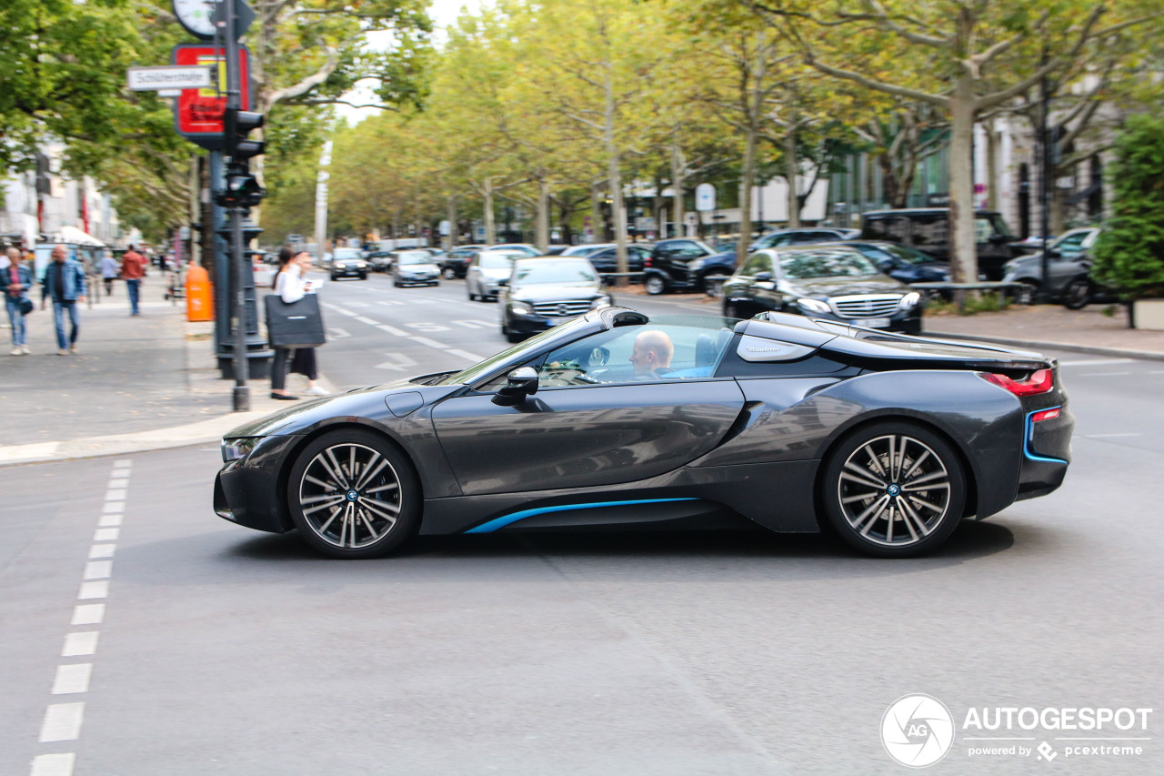 BMW i8 Roadster