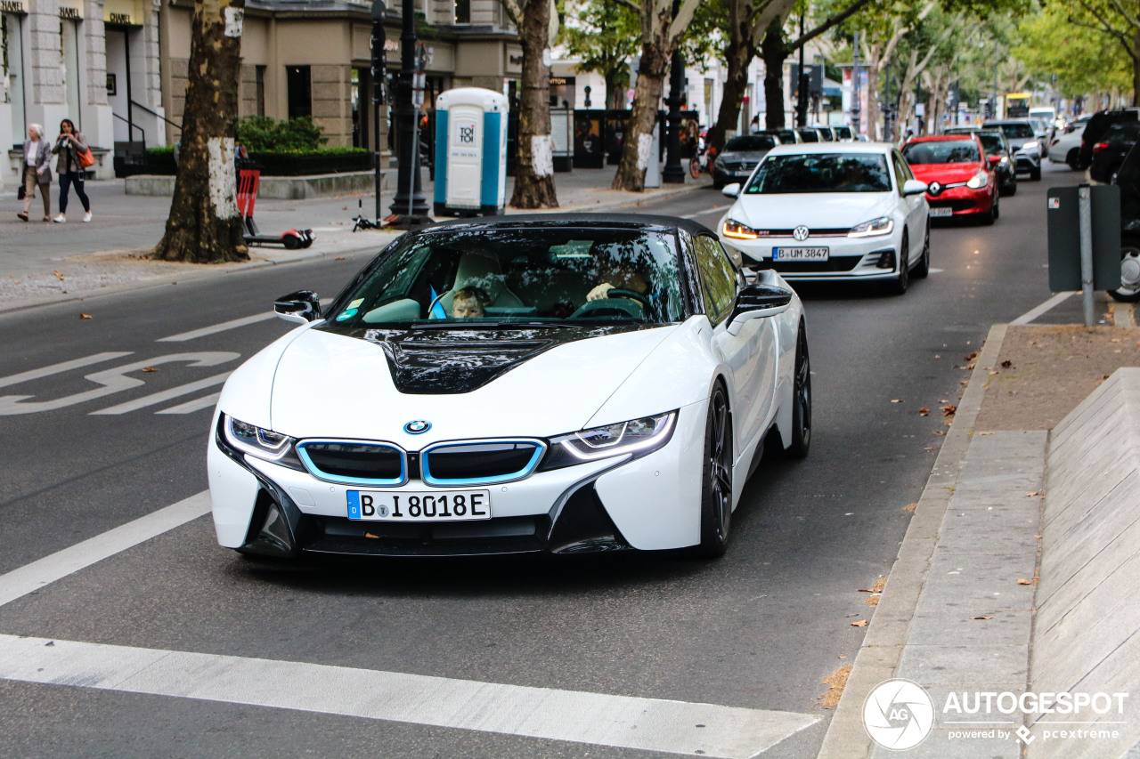 BMW i8 Roadster