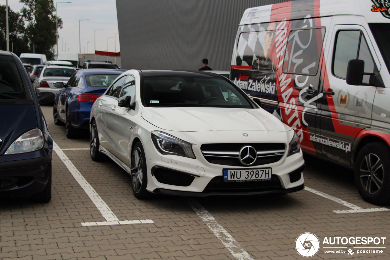 Mercedes-Benz CLA 45 AMG C117