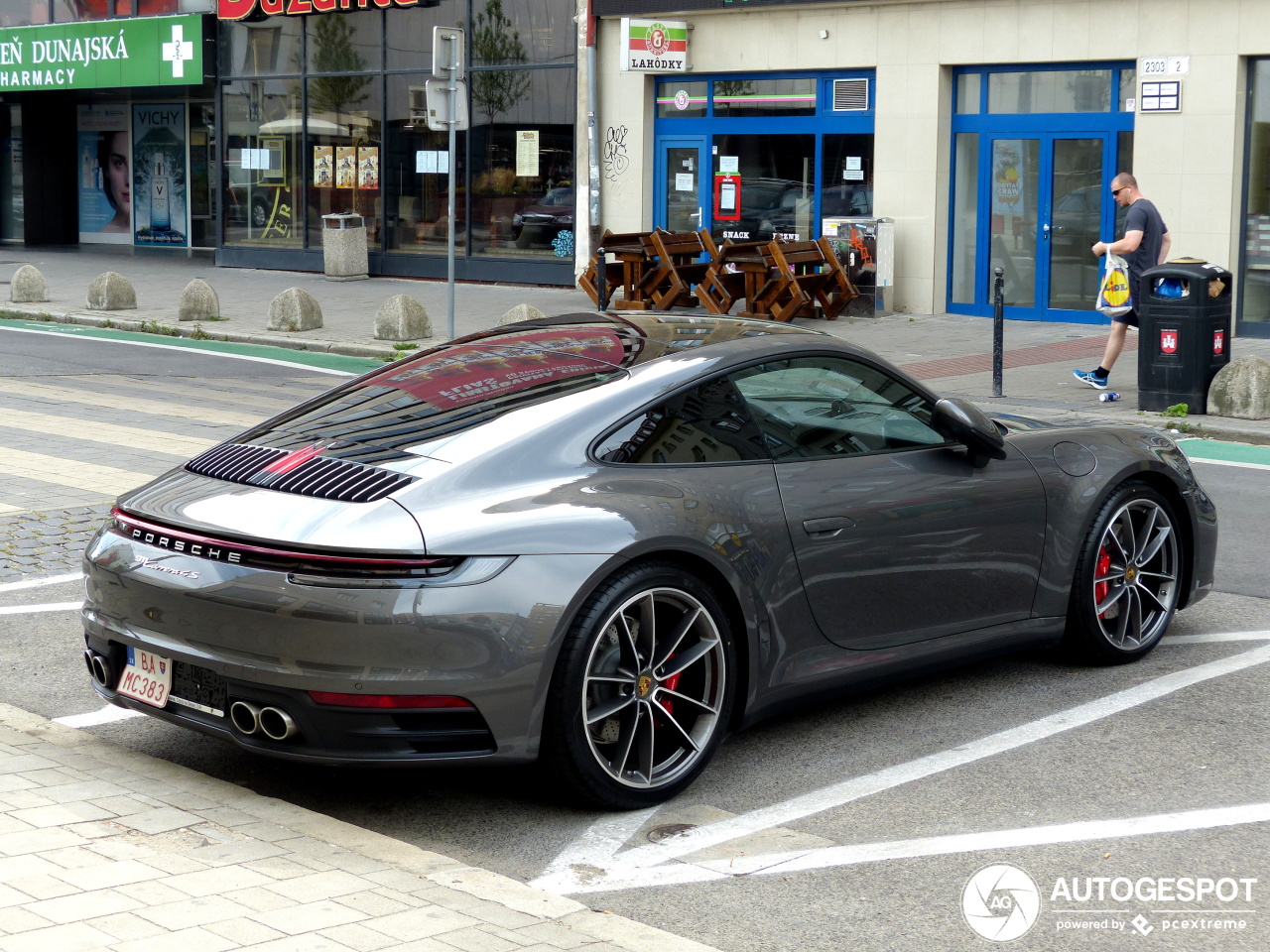 Porsche 992 Carrera 4S