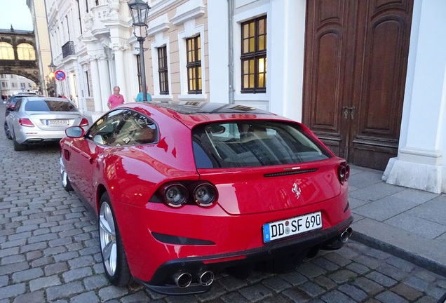 Ferrari GTC4Lusso