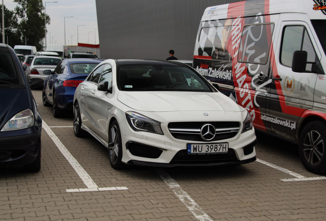 Mercedes-Benz CLA 45 AMG C117