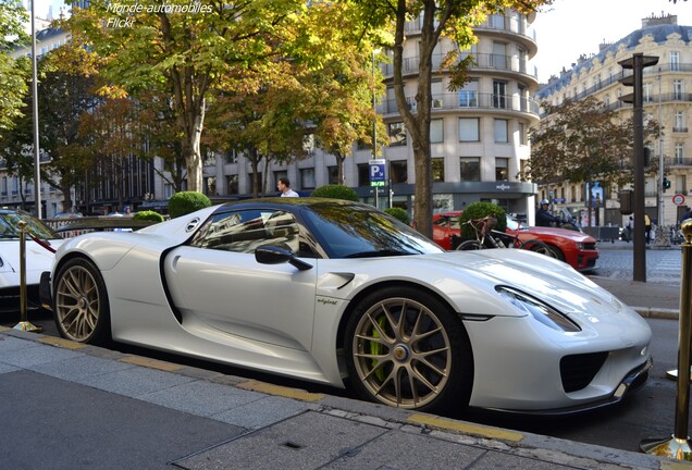 Porsche 918 Spyder Weissach Package