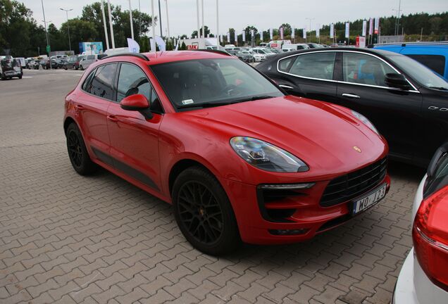 Porsche 95B Macan GTS