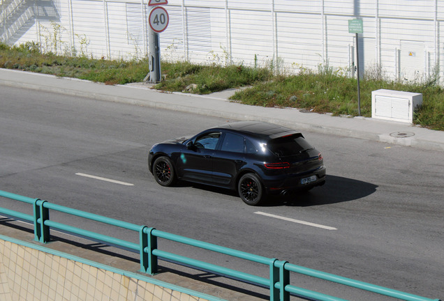 Porsche 95B Macan GTS