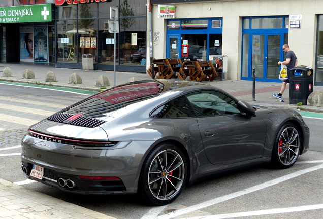 Porsche 992 Carrera 4S