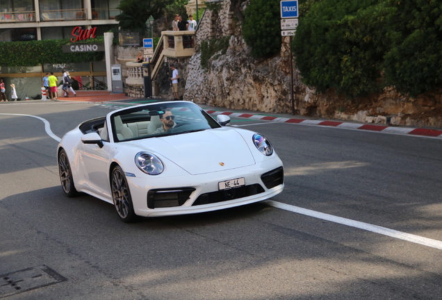 Porsche 992 Carrera 4S Cabriolet