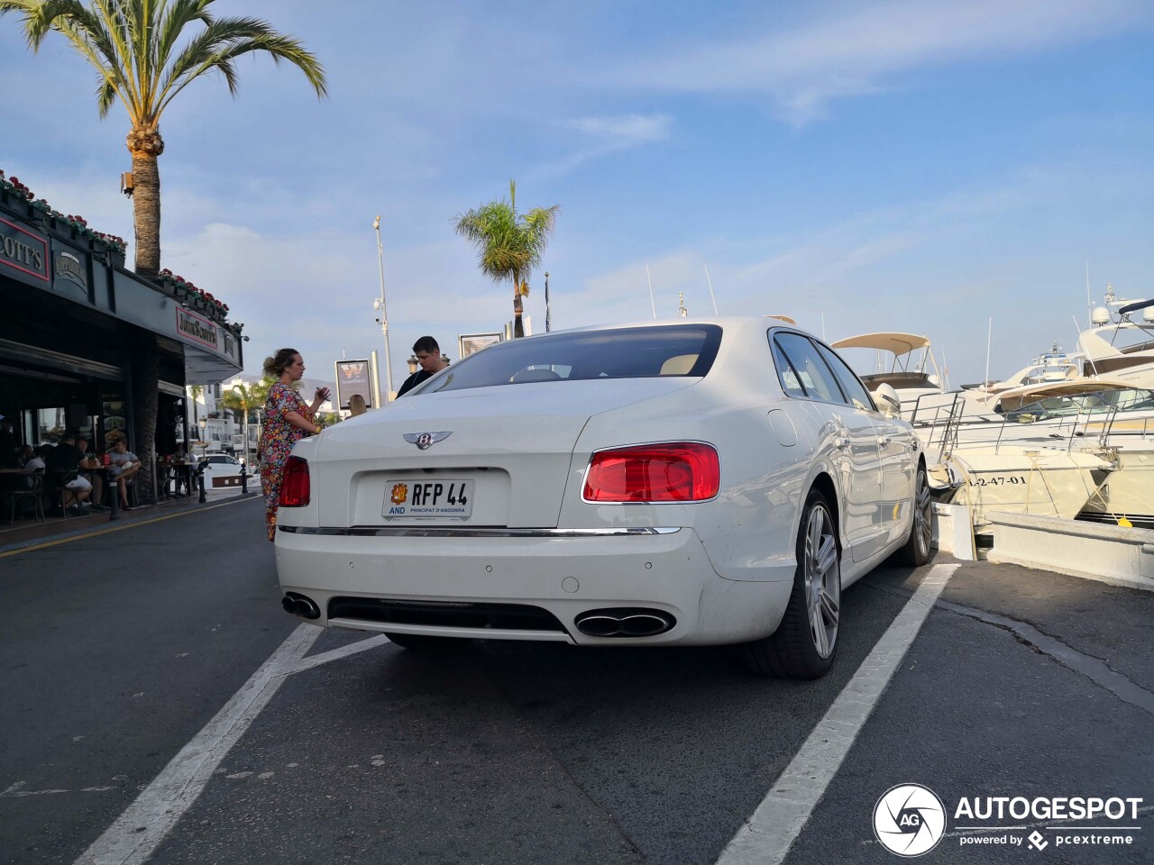 Bentley Flying Spur V8