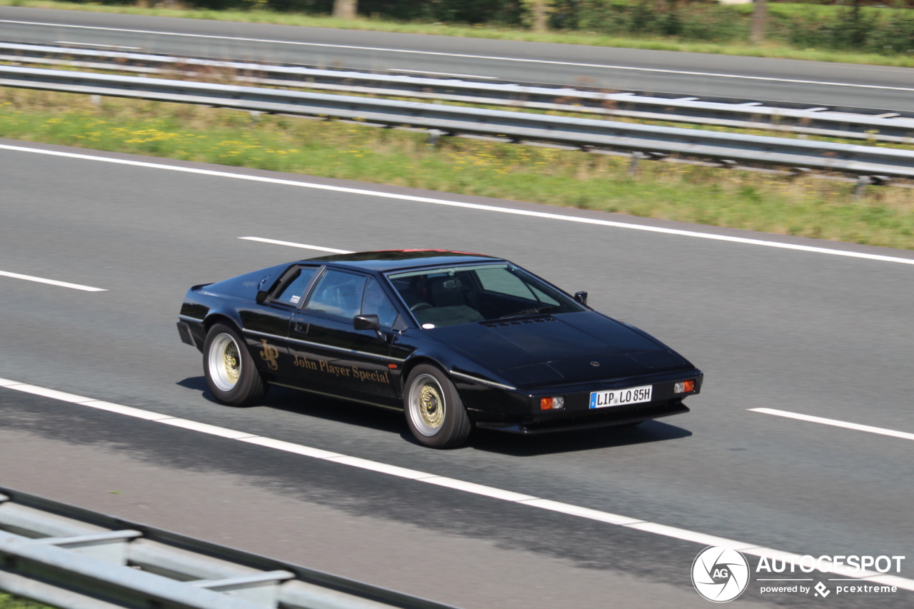 Lotus Esprit S2