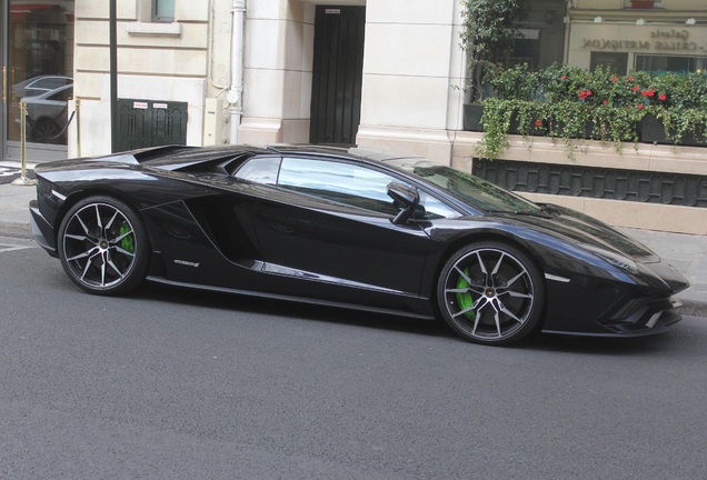 Lamborghini Aventador S LP740-4 Roadster