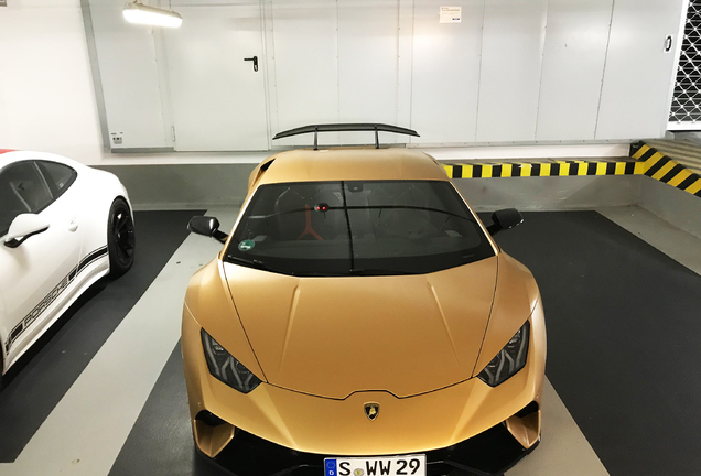 Lamborghini Huracán LP640-4 Performante