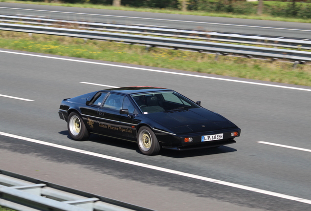 Lotus Esprit S2