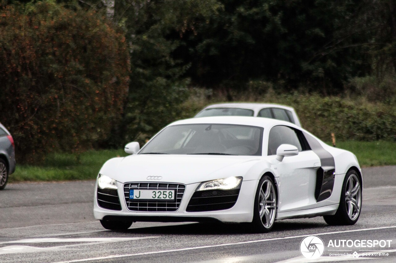 Audi R8 V10