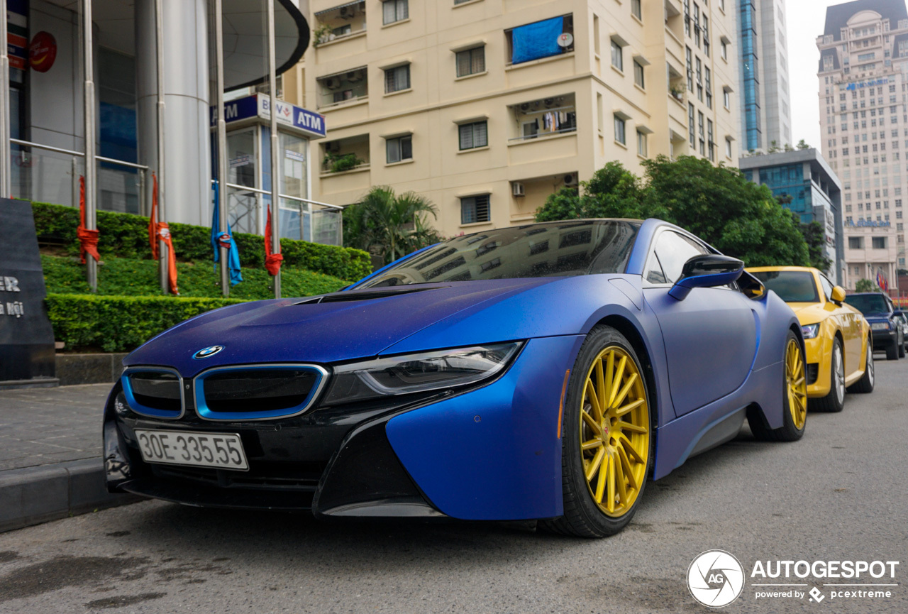 BMW i8