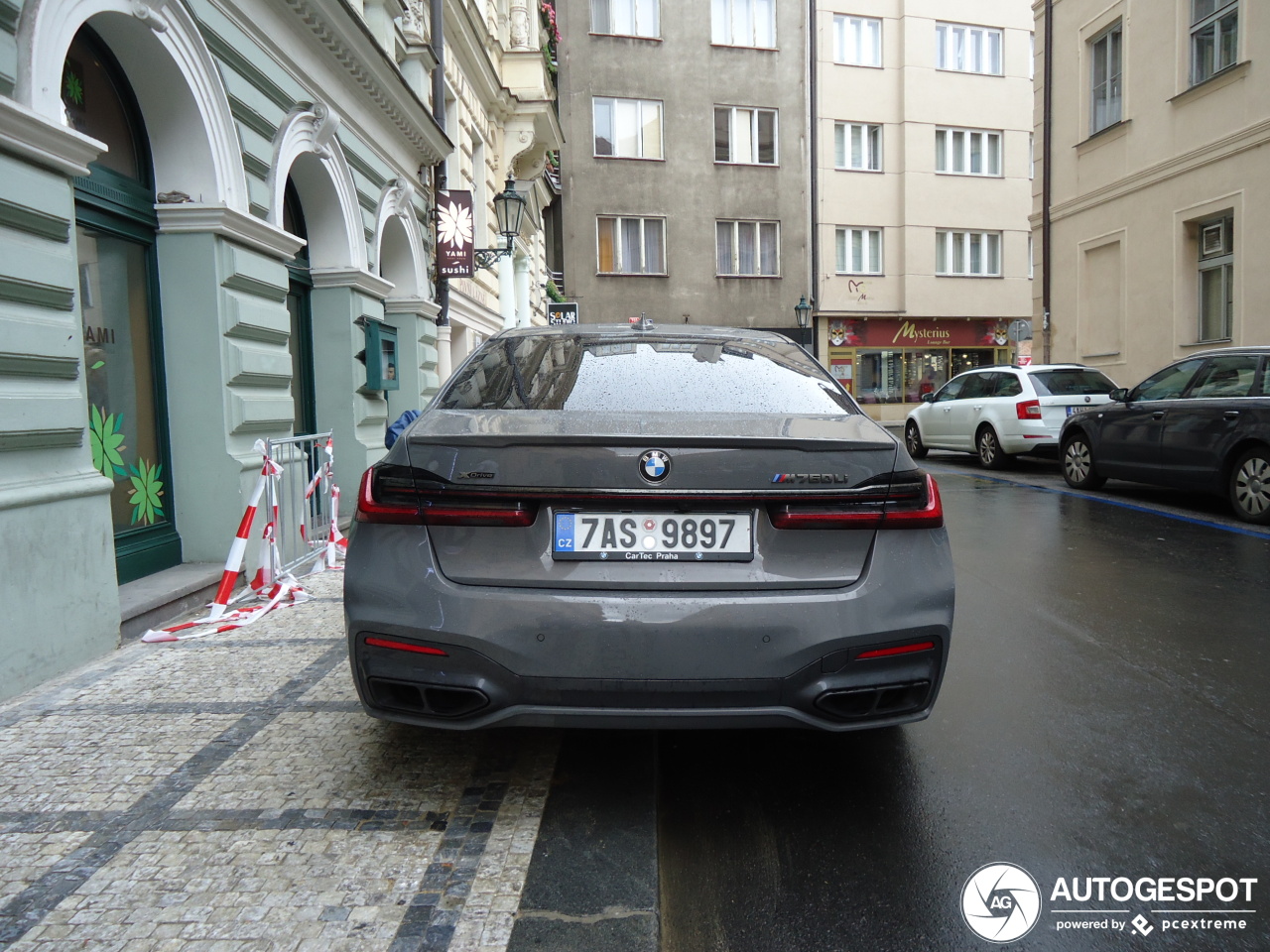 BMW M760Li xDrive 2019