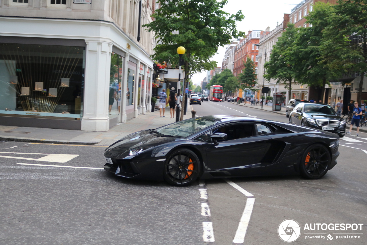 Lamborghini Aventador LP700-4